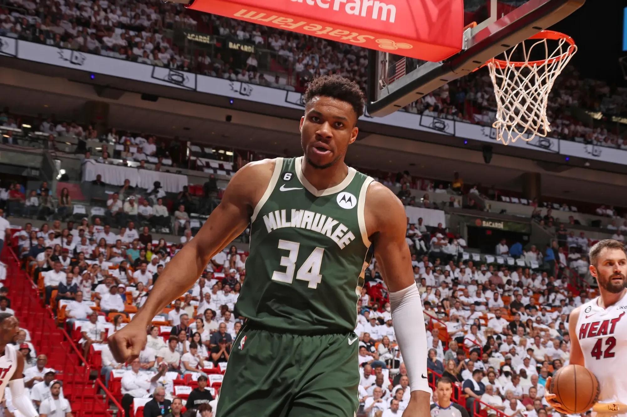 字母哥在塞尔维亚队比赛中回归赛场,挺进下一轮引发热议!的简单介绍 字母哥在塞尔维亚队比赛中回归赛场,挺进下一轮引发热议!的简单介绍